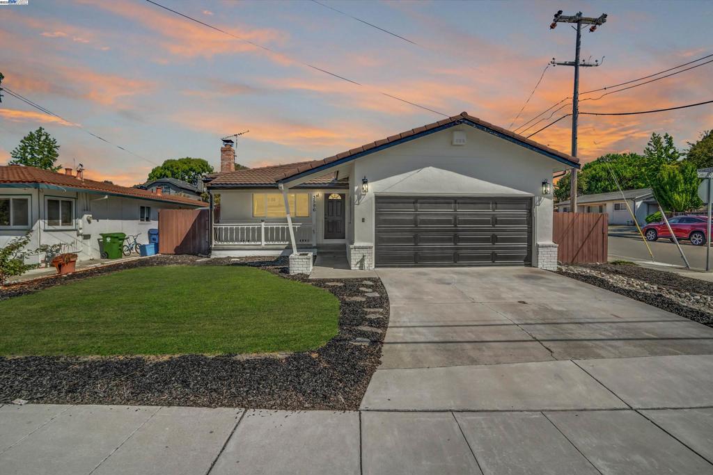 3596 Christensen Ln
