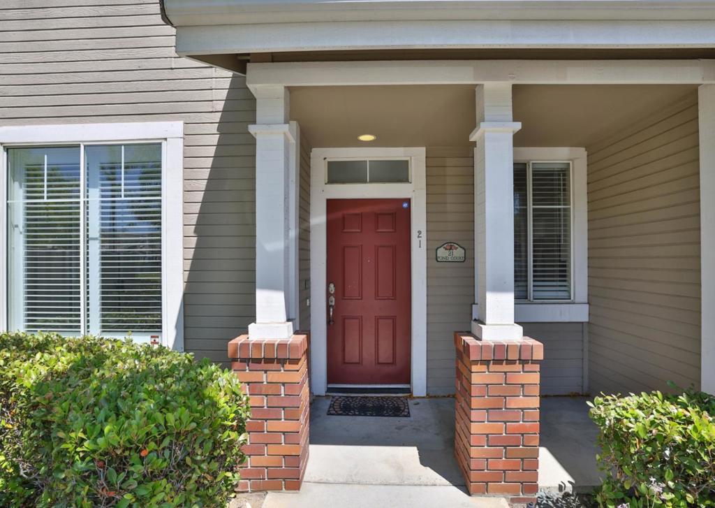 21 Pond Court