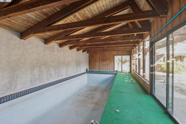 20521 Upper Hillview Dr, Sonora CA: https://media.crmls.org/mediaz/2ab57062-81e3-47e2-b03a-9a79eba83cfd.jpg