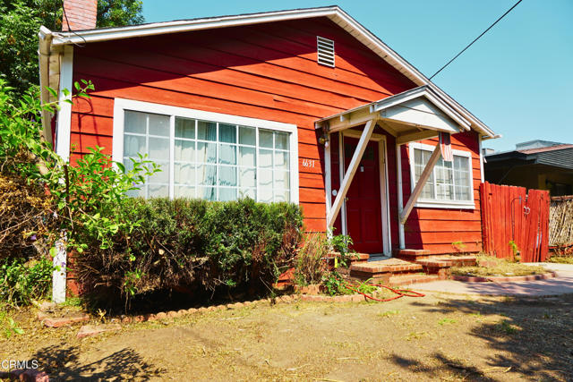 Detail Gallery Image 6 of 29 For 6631 Bevis Ave, Van Nuys,  CA 91405 - 2 Beds | 1 Baths