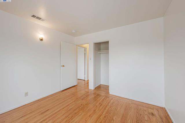 1315 Mersey Ave, San Leandro CA: https://media.crmls.org/mediaz/2ab5e4ea-ca0a-48fe-8703-09909ba6b012.jpg