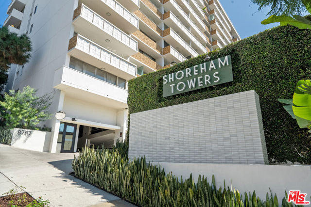 8787 Shoreham Drive, West Hollywood CA: https://media.crmls.org/mediaz/2ab637f6-6ae7-4070-973f-40e180bfc061.jpg