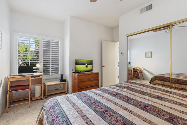 280 Vista Royale W Circle, Palm Desert CA: https://media.crmls.org/mediaz/2ab64182-be15-494a-b594-494b0a55ed9c.jpg