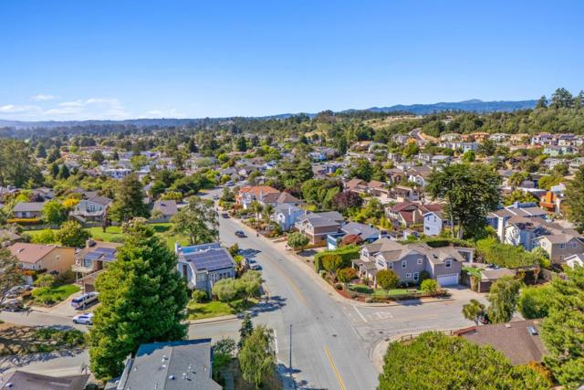 2200 Dolphin Drive, Aptos CA: https://media.crmls.org/mediaz/2ab66031-3a07-4653-8266-15bc858c3037.jpg