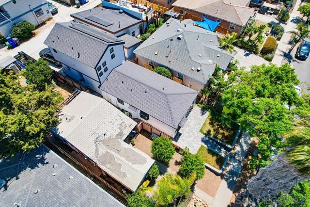 4053 55 Jewell St, San Diego CA: https://media.crmls.org/mediaz/2ab67952-7031-4568-a74f-ba969572cc16.jpg