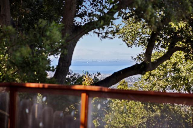 2310 Wooster Avenue, Belmont CA: https://media.crmls.org/mediaz/2ab7810e-63d0-45b4-82a7-d4373cdc4d5b.jpg