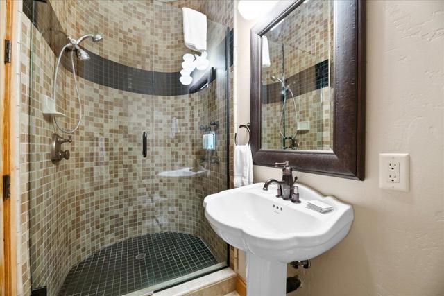 1215 Wolf Creek Court, Big Bear CA: https://media.crmls.org/mediaz/2ab7a1b8-0fe2-4244-9b23-a32b90b9cff9.jpg