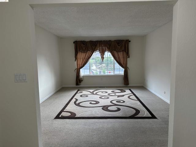 Image 7 of 21 For 136 Nugent Dr