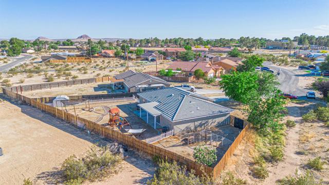 21540 Ives Dr, California City CA: https://media.crmls.org/mediaz/2ab83657-0a24-469b-82c7-ac952d12ae9a.jpg