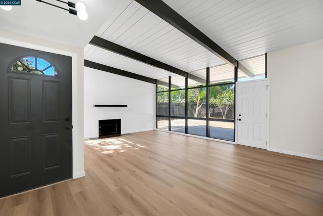 197 Carolos Drive, Pacheco CA: https://media.crmls.org/mediaz/2ab913b4-1bcc-4894-a189-6fb234739615.jpg