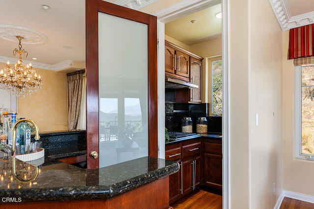 Detail Gallery Image 13 of 50 For 3422 Esperanza Ter, Glendale,  CA 91208 - 5 Beds | 5 Baths