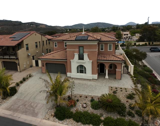 16231 Sunny Summit Dr, San Diego CA: https://media.crmls.org/mediaz/2ab9e17b-c8eb-4012-bd02-d4f195add4d0.jpg