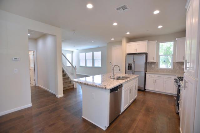3936 Purple Finch Lane, Modesto CA: https://media.crmls.org/mediaz/2aba0d36-17c4-44ee-ae4c-dd8b32829bf5.jpg