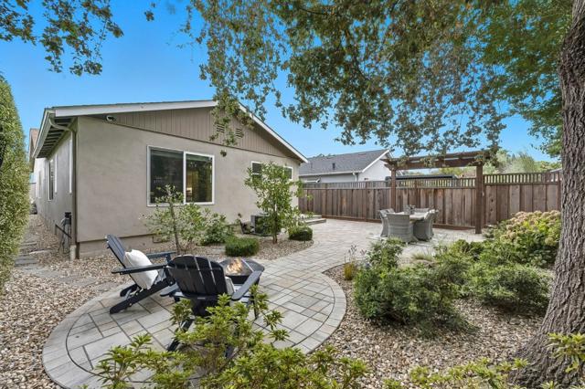 1426 Chestnut Street, San Carlos CA: https://media.crmls.org/mediaz/2aba541a-d5f4-49b4-b99a-91b02c19d844.jpg