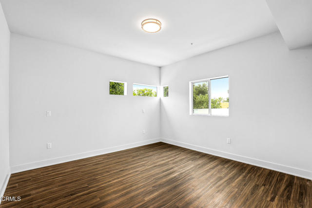 2000 Lake Avenue, Altadena CA: https://media.crmls.org/mediaz/2abb0ad1-1c93-401d-92d1-7c875fd16dd4.jpg