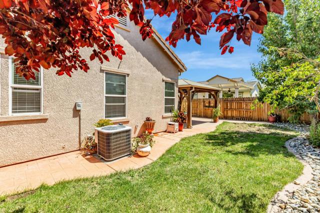 3760 Mirtoon Sea Avenue, Sacramento CA: https://media.crmls.org/mediaz/2abbd6d6-ed25-4862-a981-997f56ad1f71.jpg