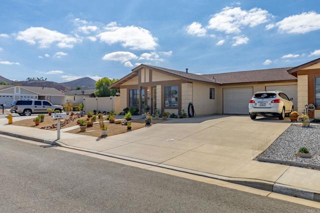 27367 El Cajon Lane, Menifee CA: https://media.crmls.org/mediaz/2abc21ba-830c-480e-87f5-00d6eefa2d52.jpg