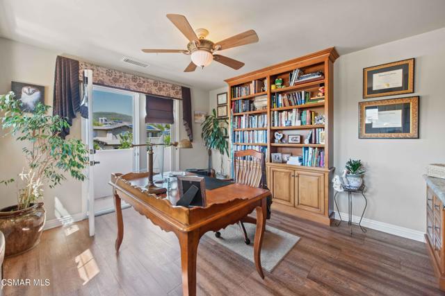 3194 Sunset Hills Boulevard, Thousand Oaks CA: https://media.crmls.org/mediaz/2abc5301-fefc-4a72-bda7-8b68efcabbec.jpg