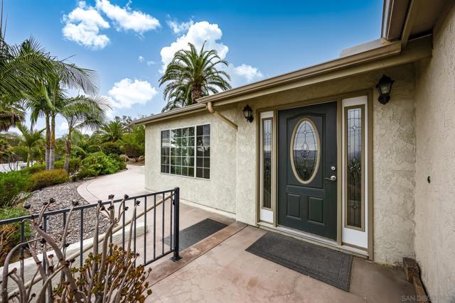 1148 Emerald Heights Rd, El Cajon CA: https://media.crmls.org/mediaz/2abc70bd-7b86-4a4c-ae4f-855e417e385a.jpg