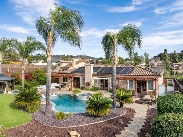 Detail Gallery Image 6 of 74 For 877 Hidden View Ln, Escondido,  CA 92027 - 4 Beds | 2/1 Baths