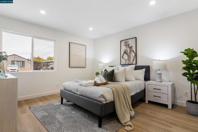 330 Warren Way, Pittsburg CA: https://media.crmls.org/mediaz/2abe3c44-9efe-4727-9bca-6074dd28a70f.jpg