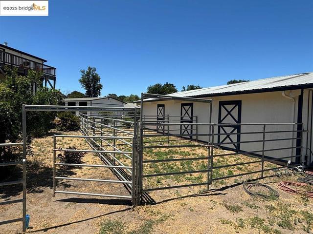 2325 Taylor Rd, Bethel Island CA: https://media.crmls.org/mediaz/2abe76b2-2c6a-47c5-86c1-5fb158bc7da6.jpg