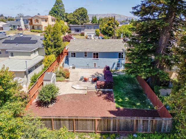 519 Park Boulevard, Millbrae CA: https://media.crmls.org/mediaz/2abee206-edda-4cef-80dc-b44f0d42b8ae.jpg