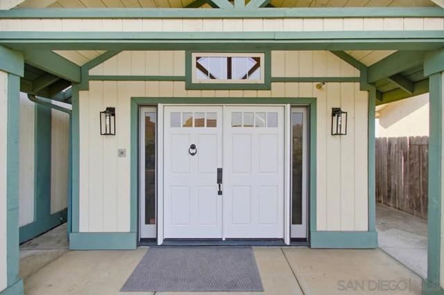 12835 Via Caballo Rojo, San Diego CA: https://media.crmls.org/mediaz/2abf3414-c846-4f36-9226-d206f41068d4.jpg