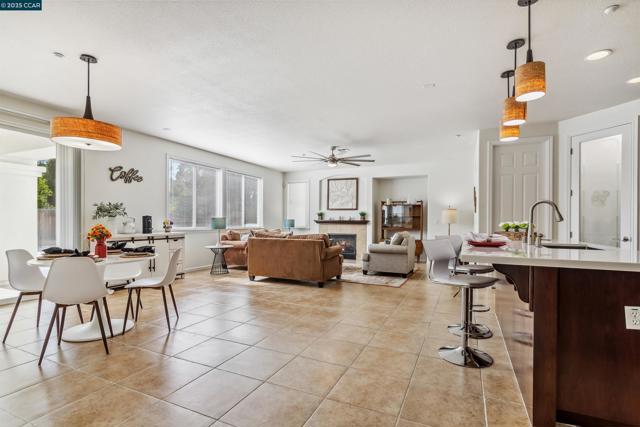 1840 Tanglewood Ln, Brentwood CA: https://media.crmls.org/mediaz/2ac06d9e-9da3-4f6b-b497-c00b976f38ed.jpg