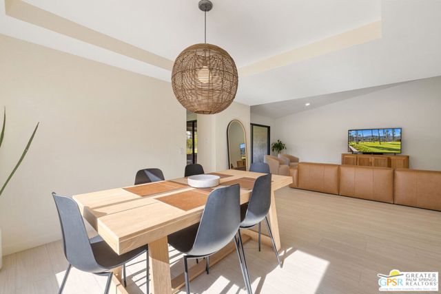 6 Joya Drive, Palm Desert CA: https://media.crmls.org/mediaz/2ac0fb90-07ff-46f0-8f9f-7e119f0e1f1a.jpg