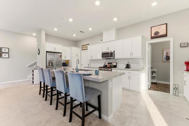 Detail Gallery Image 9 of 48 For 2119 Bluestone Circle, Chula Vista,  CA 91913 - 4 Beds | 2/1 Baths