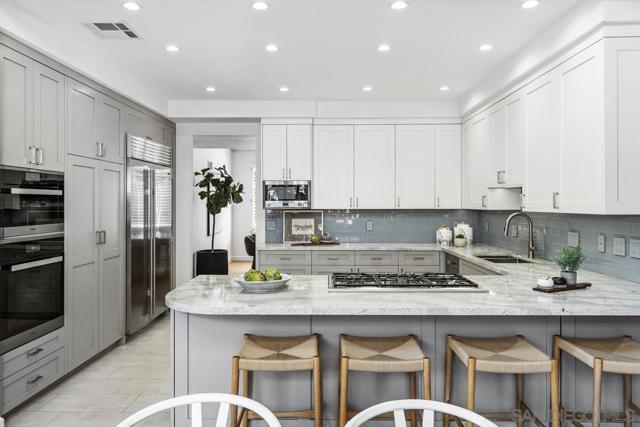 335 Fern Glen, La Jolla CA: https://media.crmls.org/mediaz/2ac109ab-5db6-452d-8780-df72d7d91d25.jpg