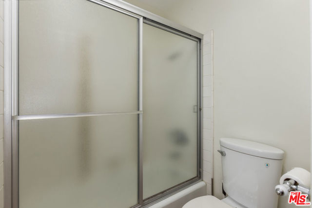 5625 Windsor Way, 207 photo 24