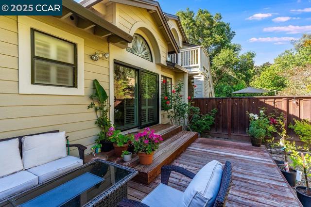 410 Beacon Ridge Lane, Walnut Creek CA: https://media.crmls.org/mediaz/2ac132ff-b889-4bae-acf0-8775b9252505.jpg