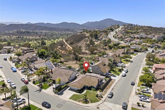 2208 Runabout Place, El Cajon CA: https://media.crmls.org/mediaz/2ac1b7e8-b0eb-46f9-8d66-cb78cb106615.jpg