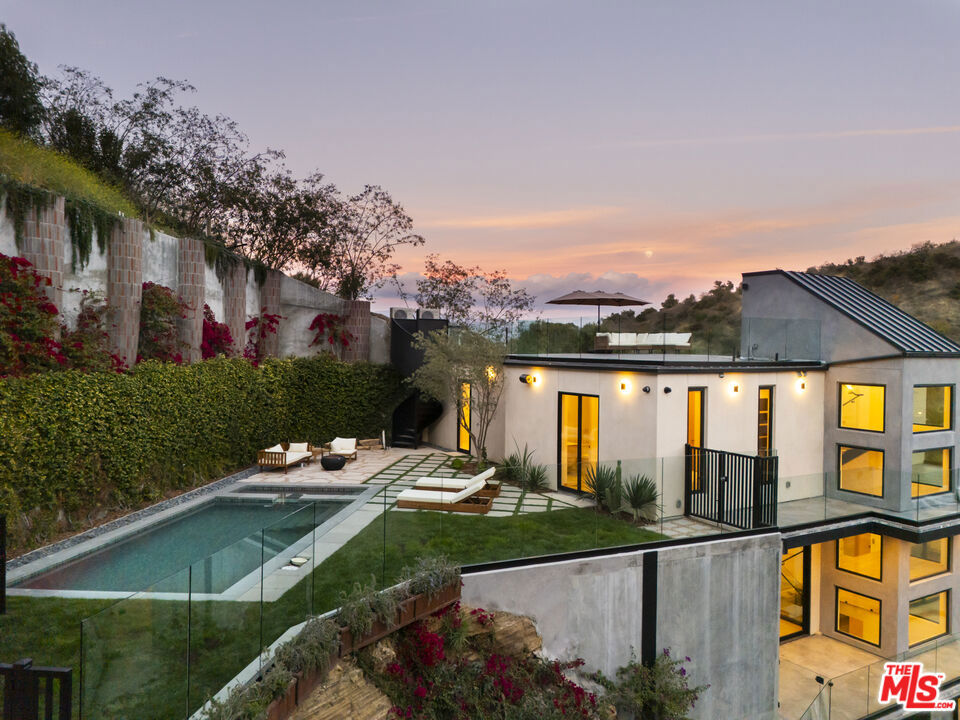 3755 Camino De La CumbreSherman Oaks img 18