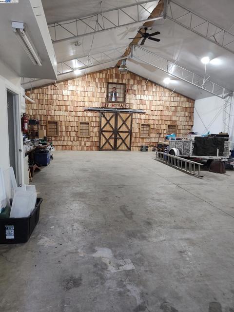 25025 State Highway 88, Pioneer CA: https://media.crmls.org/mediaz/2ac243df-2ba3-4457-8cb4-6dee037b5c08.jpg