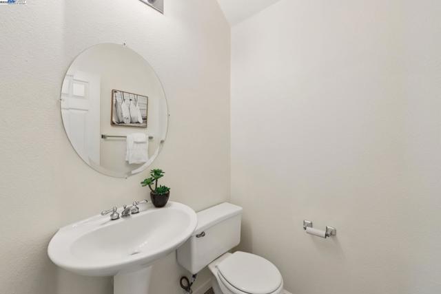 99 Elder Dr, Pacheco CA: https://media.crmls.org/mediaz/2ac28308-5793-451f-980e-64df973b03ba.jpg