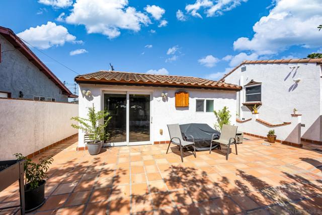 2541 Haller St, San Diego CA: https://media.crmls.org/mediaz/2ac2ab9d-c276-42d4-bdb0-7046ec479e01.jpg