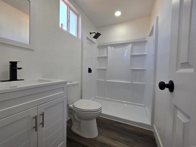 Detail Gallery Image 19 of 23 For 2040 Earl St #B,  San Diego,  CA 92113 - 2 Beds | 1 Baths