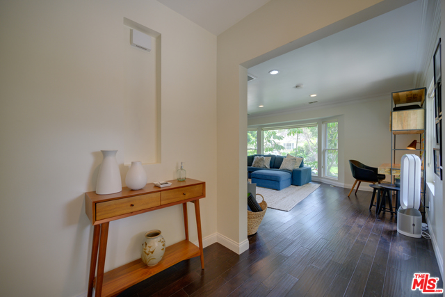 Image 3 of 41 For 2241 Beverly Drive