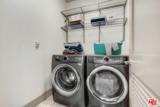 10700 Wilshire Boulevard, Los Angeles CA: https://media.crmls.org/mediaz/2ac49137-b6bb-41ec-a615-845246bebc3e.jpg