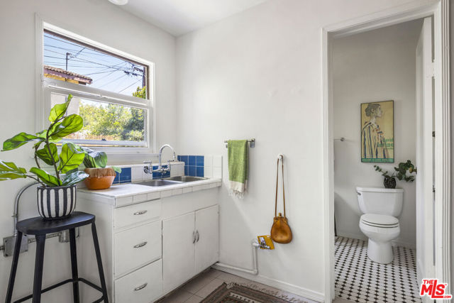 3865 Brunswick Avenue, Los Angeles CA: https://media.crmls.org/mediaz/2ac59e17-a368-4160-a3e9-6648d5ebd231.jpg