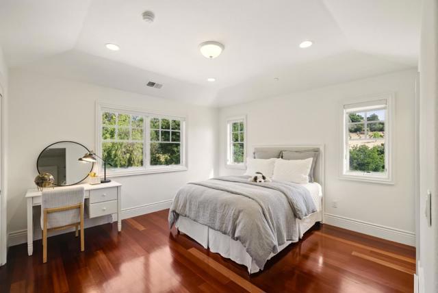12690 Dianne Drive, Los Altos Hills CA: https://media.crmls.org/mediaz/2ac60d1a-b8fb-4abe-baf1-50fabbdd503d.jpg