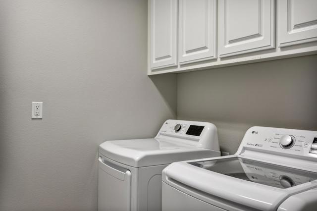 2107 Gullane Way, Gilroy CA: https://media.crmls.org/mediaz/2ac61a34-011e-4a48-9296-4ae6bccf02f7.jpg