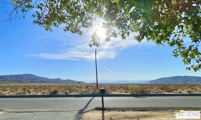6937 Copper Mountain Road,  CA: https://media.crmls.org/mediaz/2ac67be1-0d1b-4b63-9e0b-dadd792d45e2.jpg