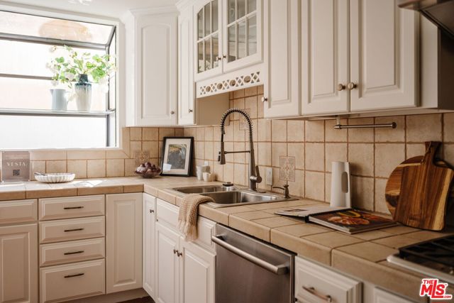 942 14th Street, 3 photo 7