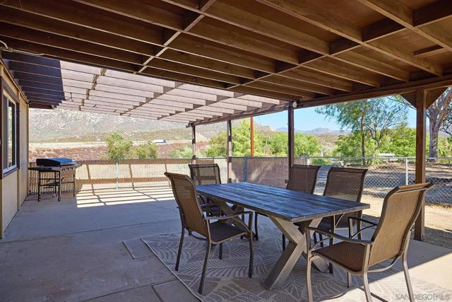 6185 Alpine Blvd, Alpine CA: https://media.crmls.org/mediaz/2ac6d1d1-2a80-4597-b676-e1827b726774.jpg