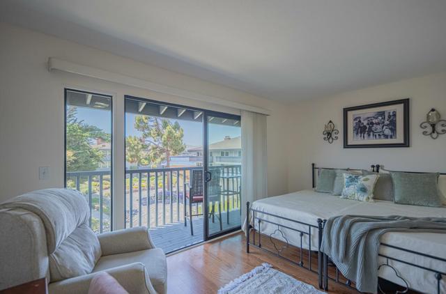 39 La Playa Street, Monterey CA: https://media.crmls.org/mediaz/2ac70e7b-cf8a-4147-8d78-7616ce682159.jpg