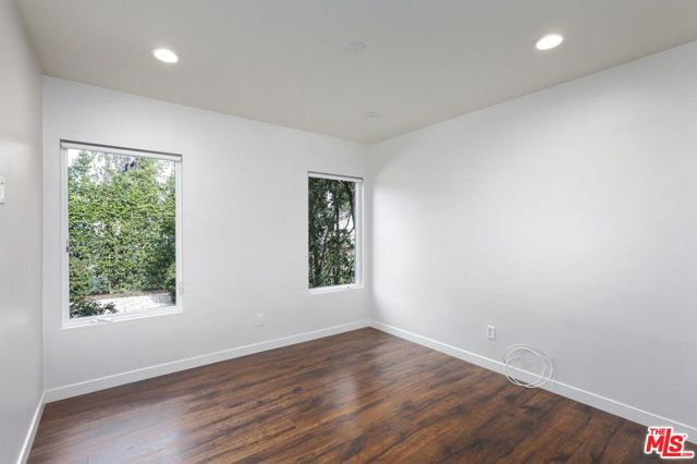 23018 Leonora Drive, Woodland Hills CA: https://media.crmls.org/mediaz/2ac75f8c-4bdb-40bc-b483-f95736a7f335.jpg